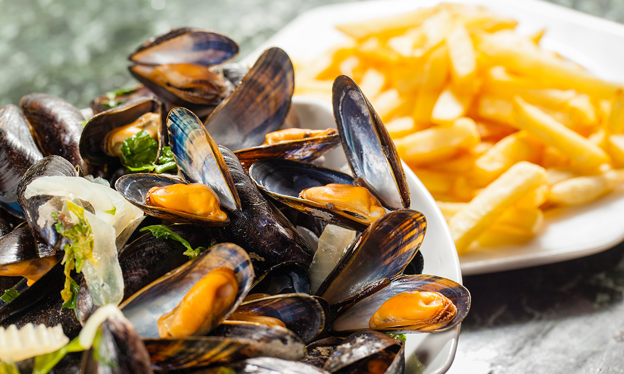 Restaurant Segré, 1 kg mosselen à la carte + frietjes + mosselsaus